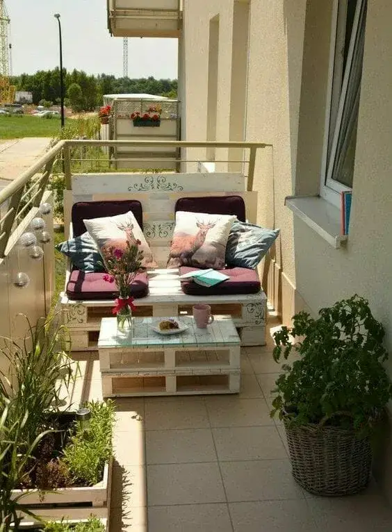 Zdjęcie Jak zrobić meble z palet na balkon: kompletny poradnik DIY